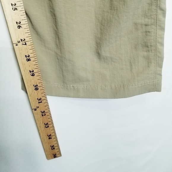 The North Face Convertible Shorts Pants in color‎ Khaki size 14 women's - Picture 10 of 16